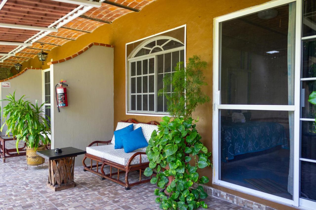 Casa De La Abuela Bed and Breakfast Ajijic Exteriör bild
